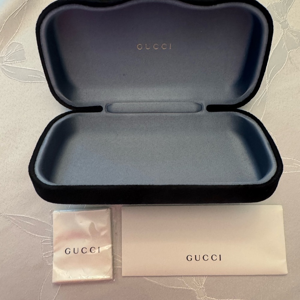 Gucci Black Sunglasses with Gold Accents - Picture 7 of 7
